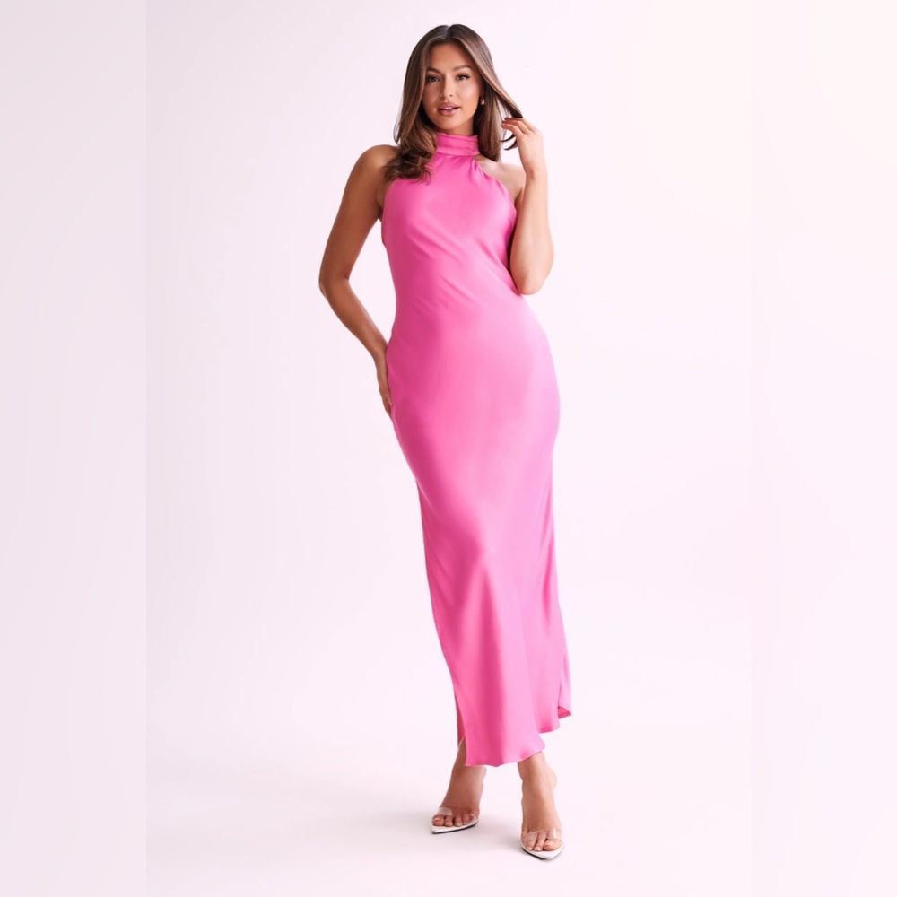 Showstopping Pink Gown 🪭